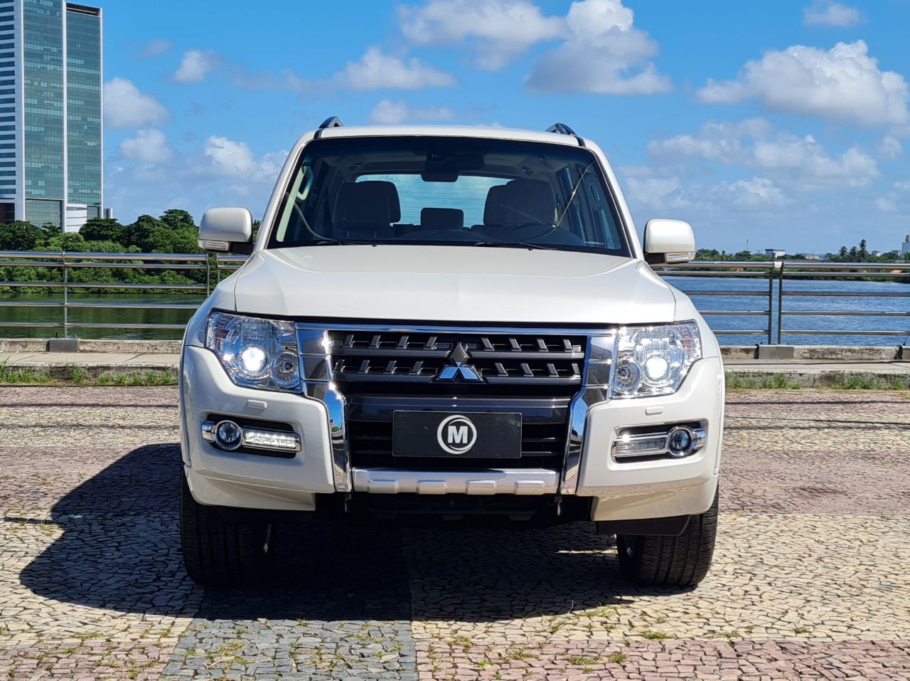 MITSUBISHI PAJERO FULL